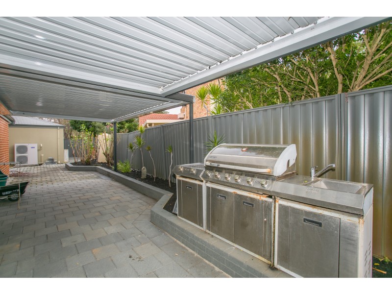 28 Carlow Circle, Waterford WA 6152