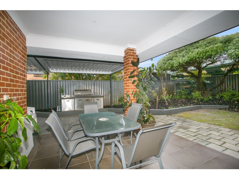 28 Carlow Circle, Waterford WA 6152