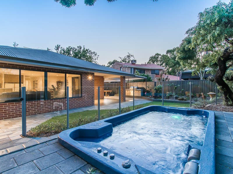 28 Carlow Circle, Waterford WA 6152