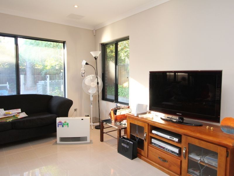 28 Carlow Circle, Waterford WA 6152