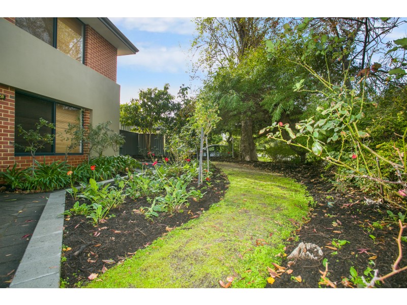 28 Carlow Circle, Waterford WA 6152