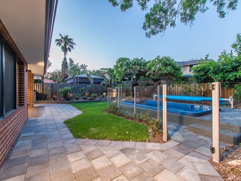 28 Carlow Circle, Waterford WA 6152