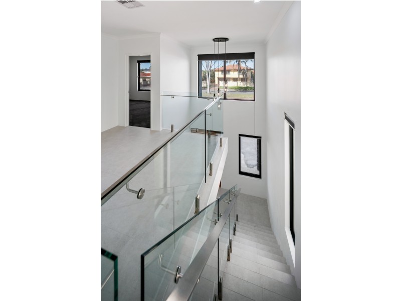 25 Riverton Drive, Rossmoyne WA 6148