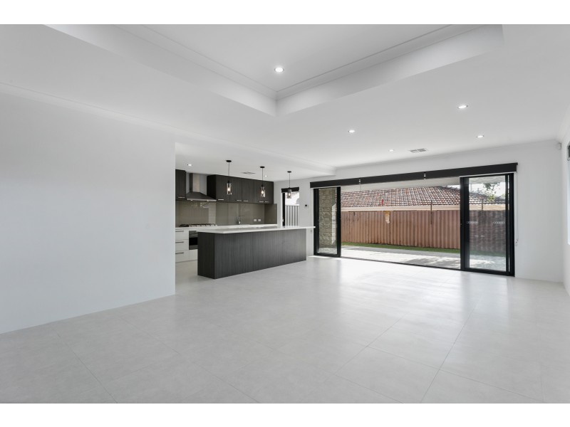 25 Riverton Drive, Rossmoyne WA 6148