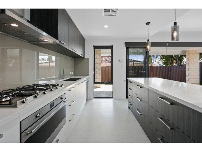 25 Riverton Drive, Rossmoyne WA 6148