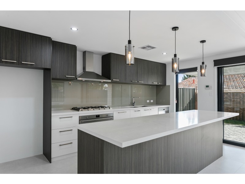 25 Riverton Drive, Rossmoyne WA 6148