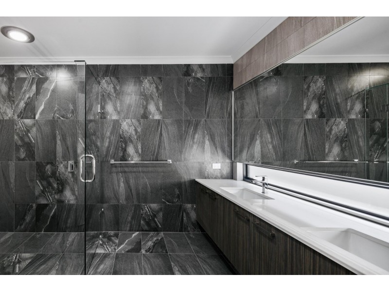 25 Riverton Drive, Rossmoyne WA 6148