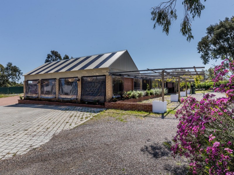 8 Banksia Court, Jandakot WA 6164