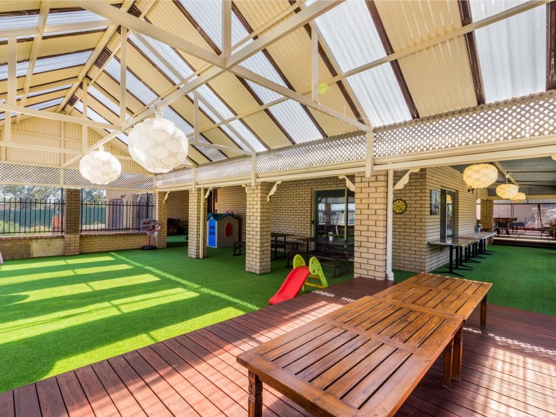 8 Banksia Court, Jandakot WA 6164