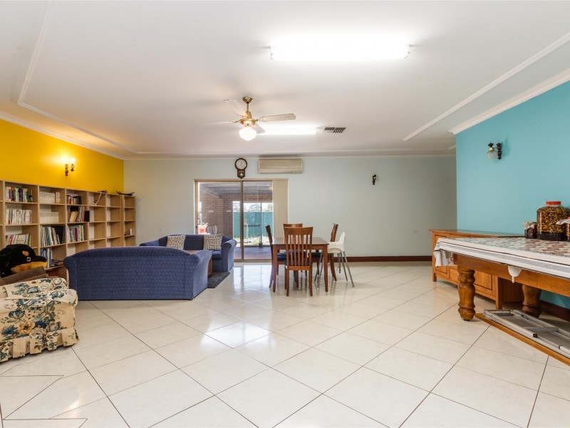 8 Banksia Court, Jandakot WA 6164