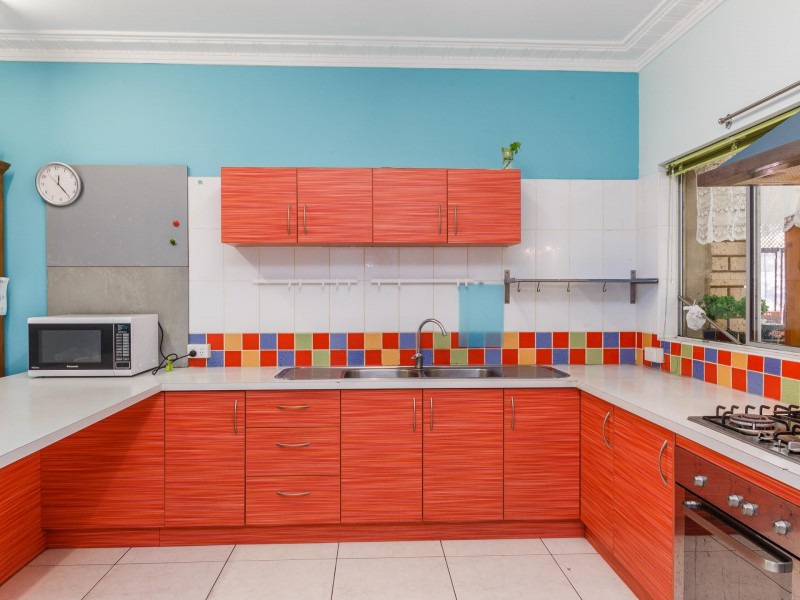 8 Banksia Court, Jandakot WA 6164