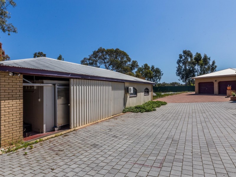 8 Banksia Court, Jandakot WA 6164
