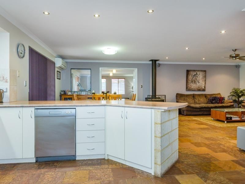 90 Poad Street, Champion Lakes WA 6111