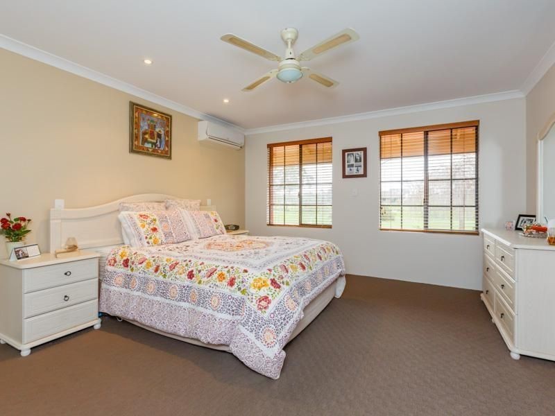 90 Poad Street, Champion Lakes WA 6111