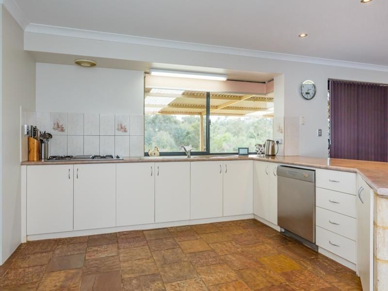 90 Poad Street, Champion Lakes WA 6111