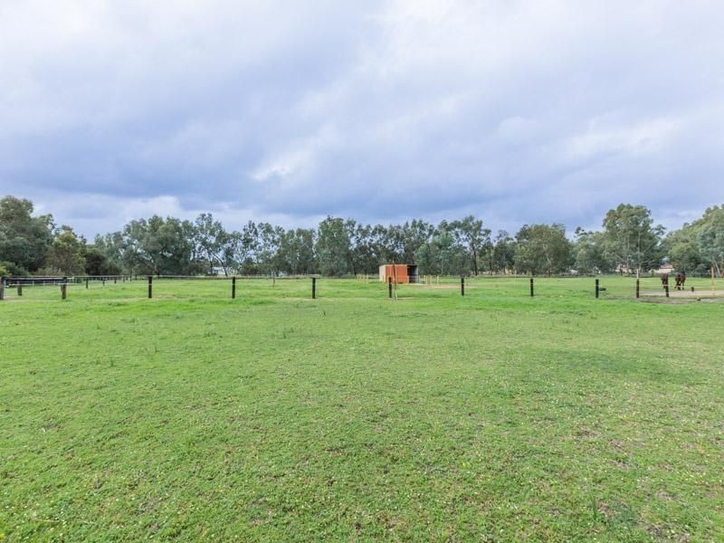 90 Poad Street, Champion Lakes WA 6111