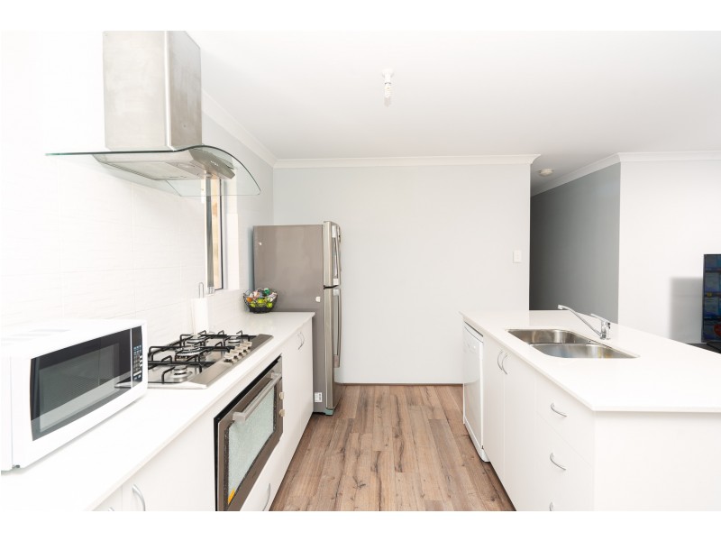 18 Brookdale Way, Meadow Springs WA 6210