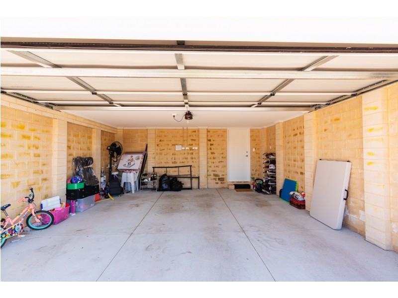 18 Brookdale Way, Meadow Springs WA 6210