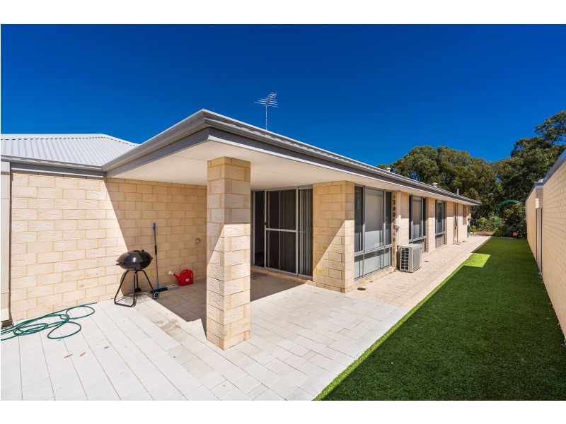 18 Brookdale Way, Meadow Springs WA 6210