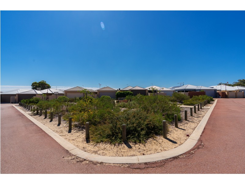 18 Brookdale Way, Meadow Springs WA 6210