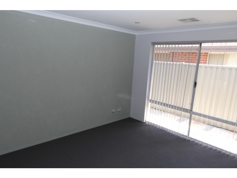 27 Kinsella Avenue, Byford WA 6122