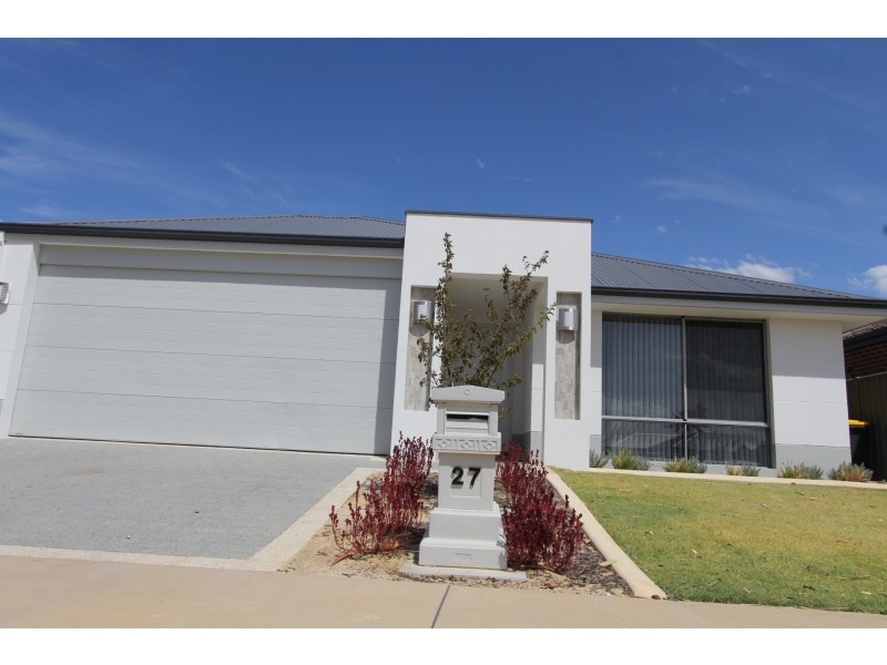 27 Kinsella Avenue, Byford WA 6122