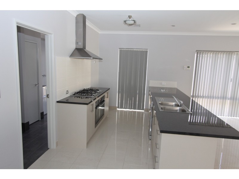 27 Kinsella Avenue, Byford WA 6122