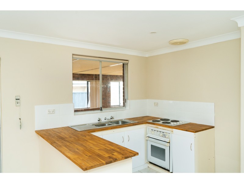 6 Netley Place, Armadale WA 6112