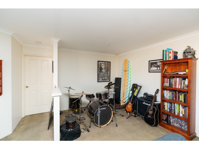 4 Shoalhaven Place, Waikiki WA 6169