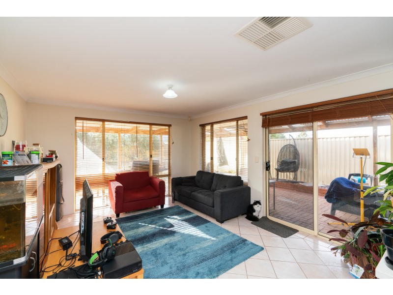 4 Shoalhaven Place, Waikiki WA 6169