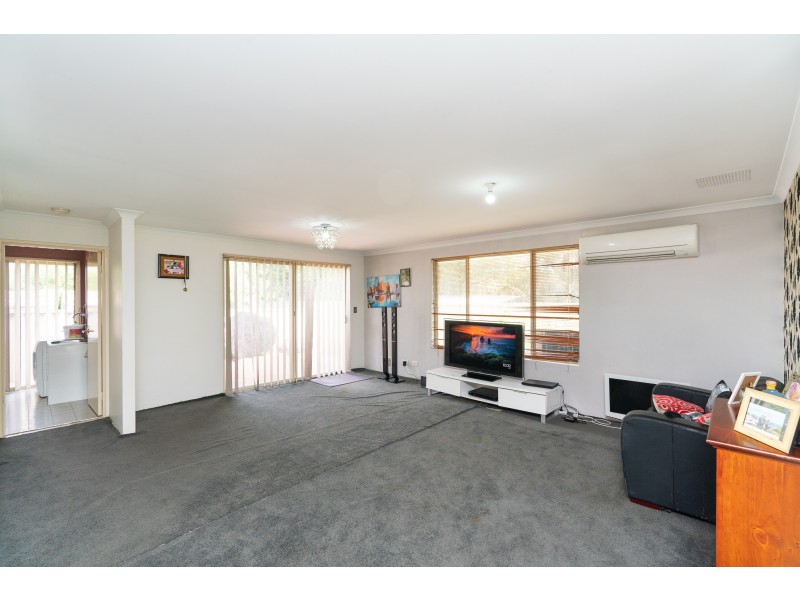 21 Silverhill Loop, Seville Grove WA 6112