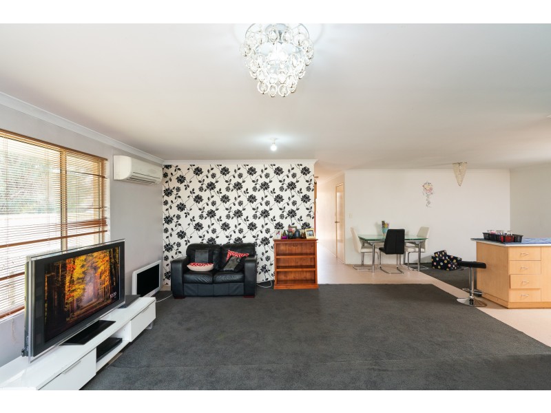 21 Silverhill Loop, Seville Grove WA 6112