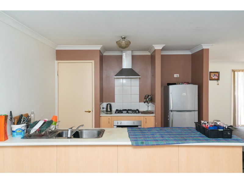 21 Silverhill Loop, Seville Grove WA 6112