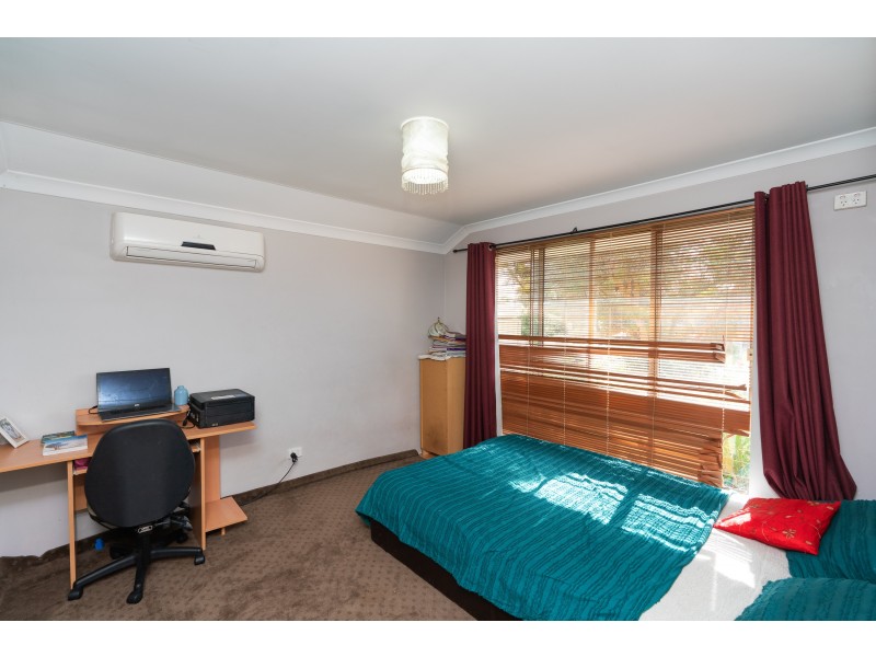 21 Silverhill Loop, Seville Grove WA 6112