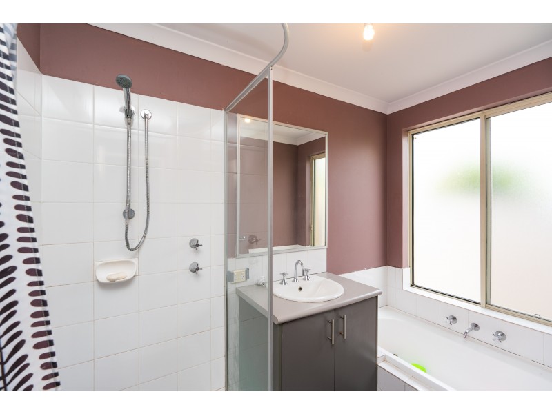 21 Silverhill Loop, Seville Grove WA 6112