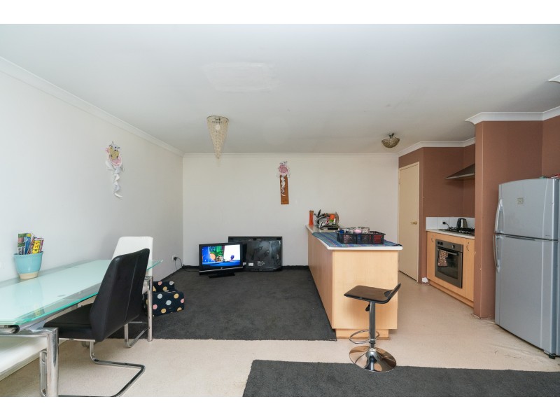 21 Silverhill Loop, Seville Grove WA 6112