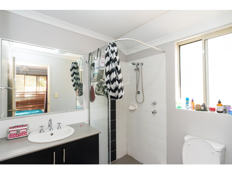 21 Silverhill Loop, Seville Grove WA 6112