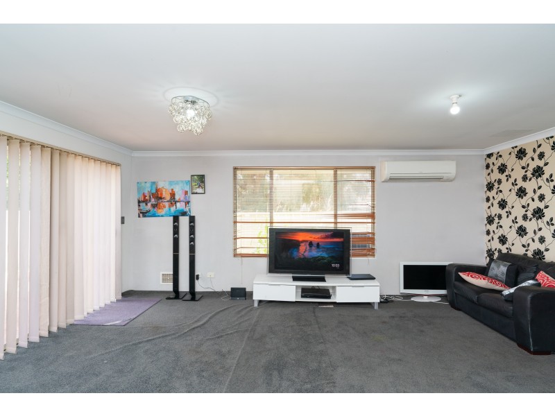 21 Silverhill Loop, Seville Grove WA 6112