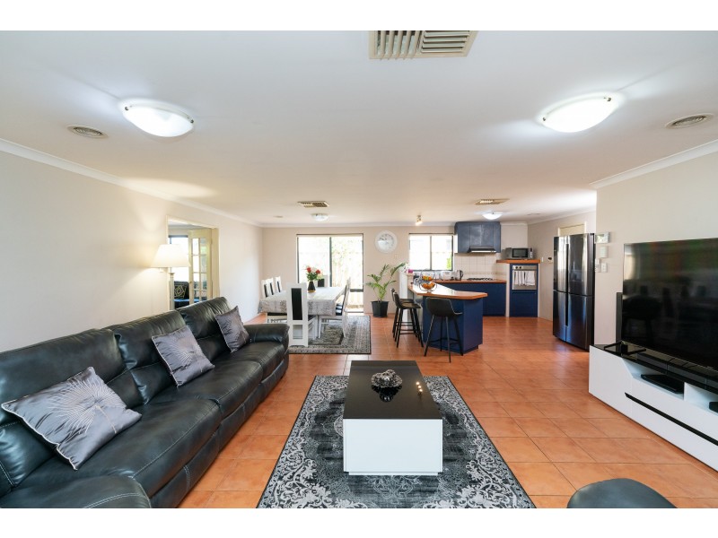 31 Kingia Way, Canning Vale WA 6155