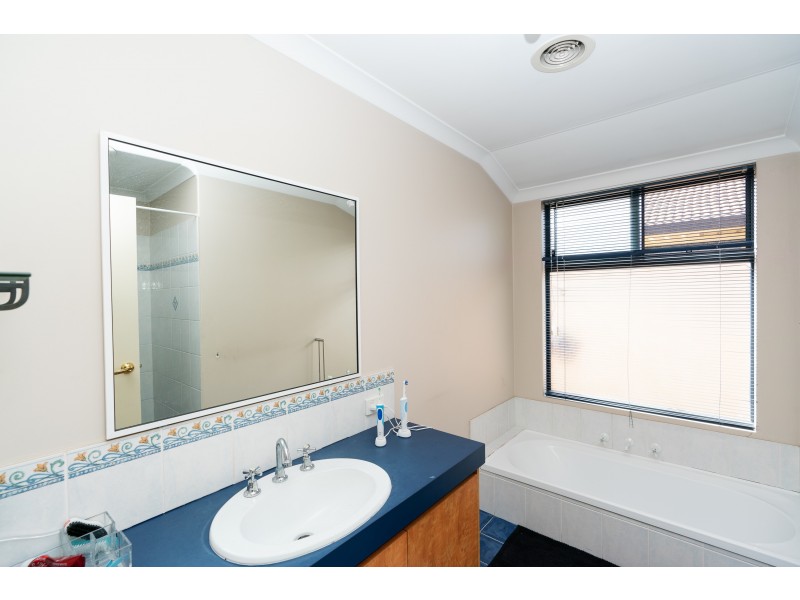 31 Kingia Way, Canning Vale WA 6155