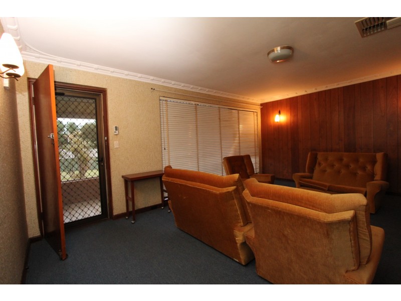 20 Hassett Street, Cloverdale WA 6105