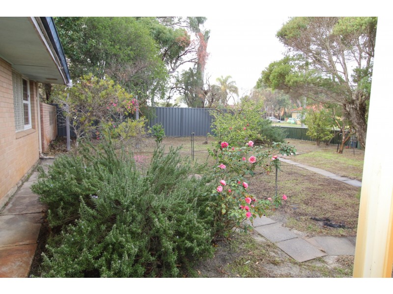 20 Hassett Street, Cloverdale WA 6105