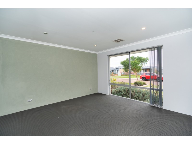 27 Kinsella Avenue, Byford WA 6122