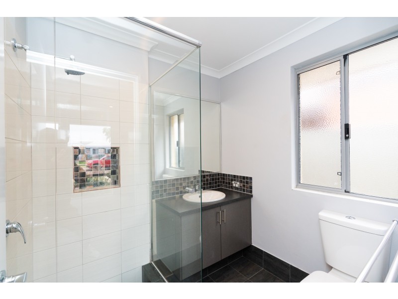 27 Kinsella Avenue, Byford WA 6122