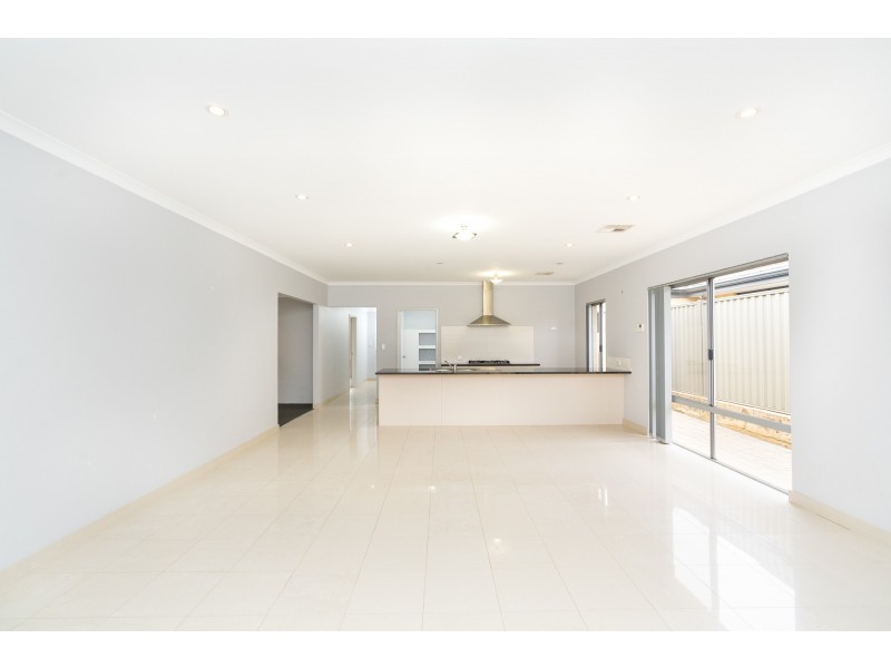 27 Kinsella Avenue, Byford WA 6122