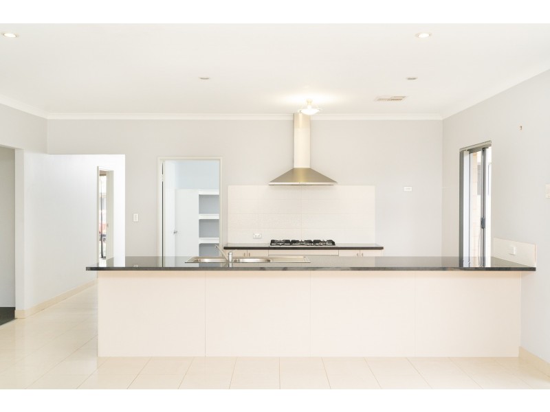 27 Kinsella Avenue, Byford WA 6122