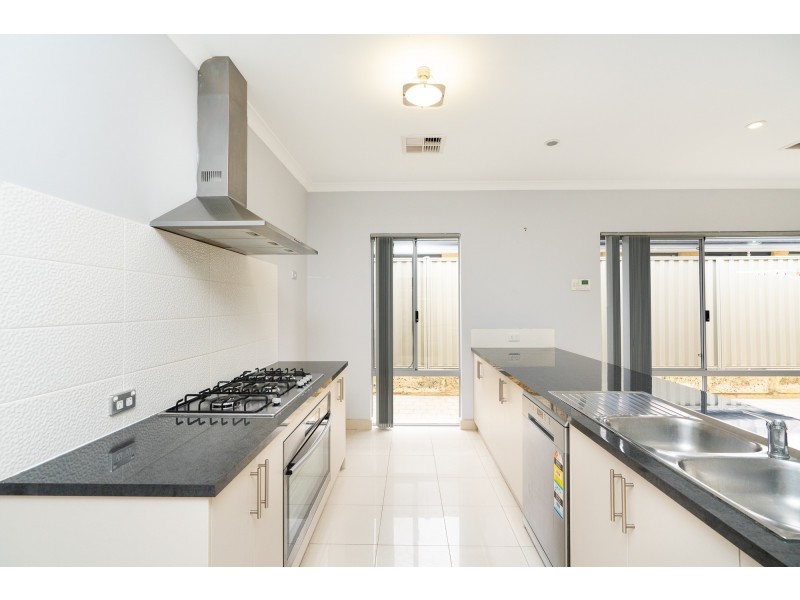 27 Kinsella Avenue, Byford WA 6122