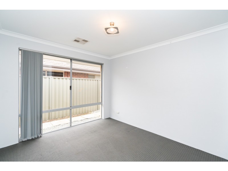 27 Kinsella Avenue, Byford WA 6122