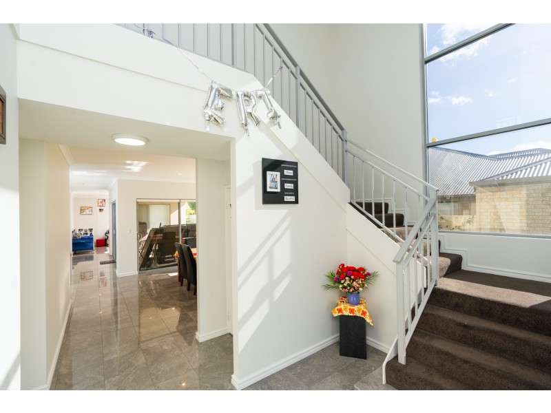 12 Tipperary Bend, Canning Vale WA 6155