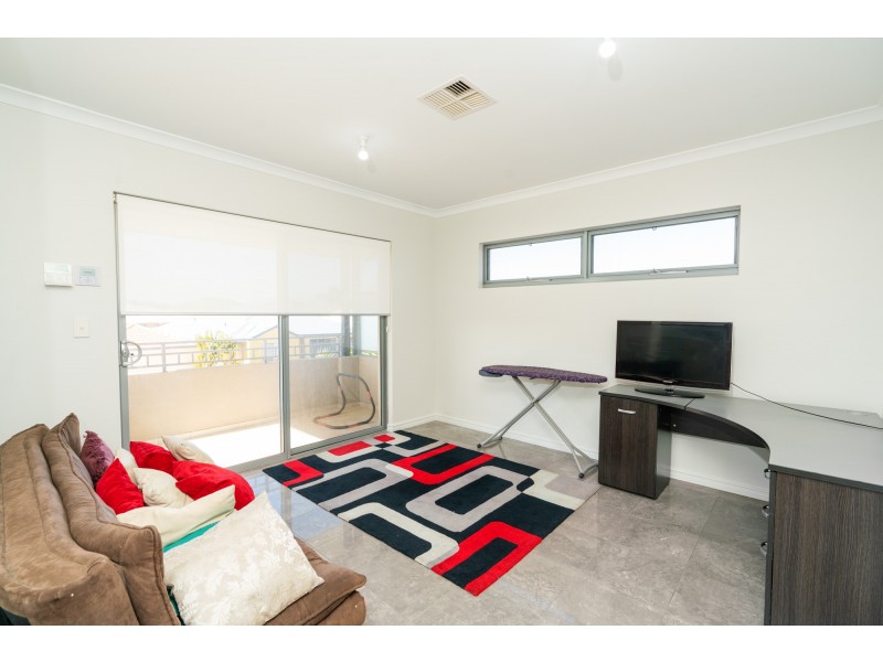 12 Tipperary Bend, Canning Vale WA 6155